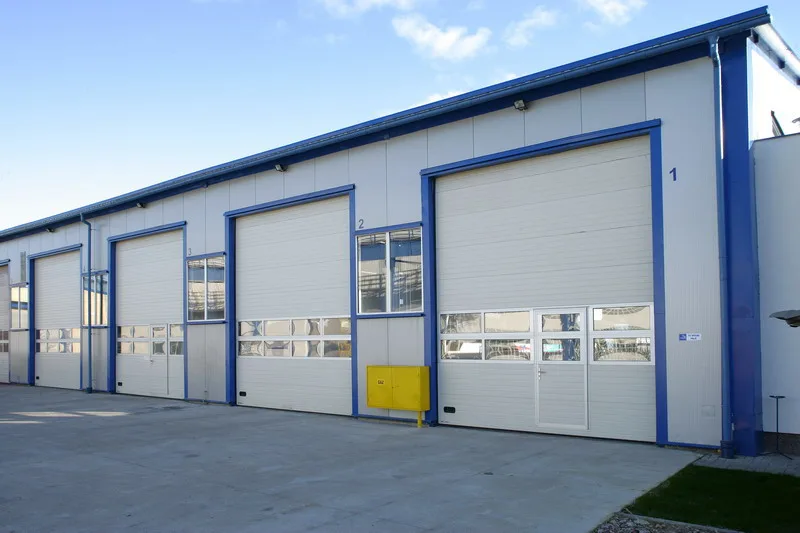 Unde sa iti amplasezi afacerea cu usi industriale