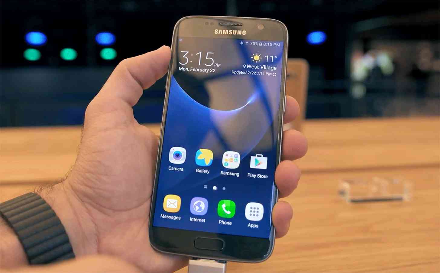Cat te costa inlocuirea display-ului pentru un Samsung Galaxy S7?
