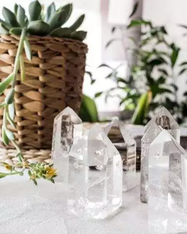 Ești invitat la o petrecere de casă nouă? Iată top 3 idei de cadou, cu efect garantat!