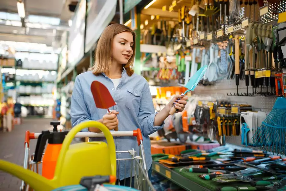 Cum pot să economisesc bani atunci când cumpăr produse de uz gospodăresc