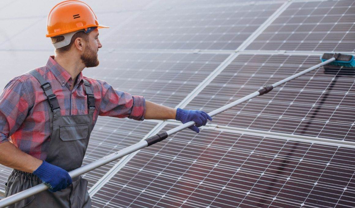 Cum se curăță panourile fotovoltaice