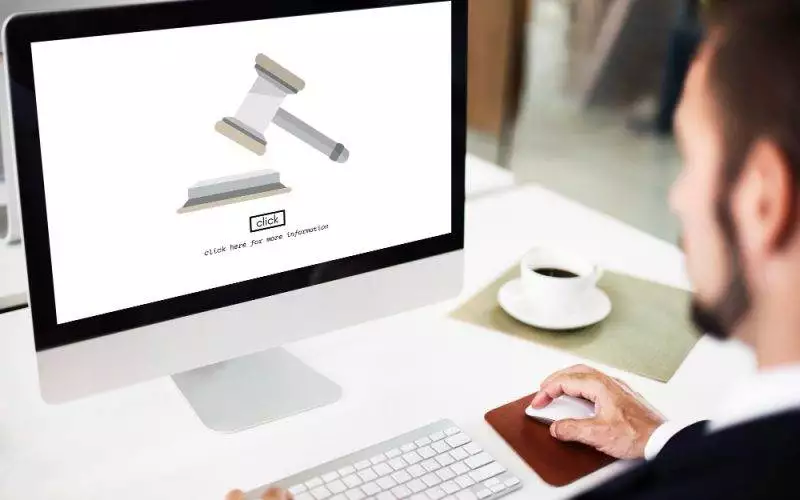 Pot amaneta metale prețioase online?