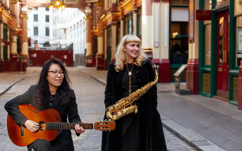 Pot trimite instrumente muzicale prin transport colete din România în Anglia