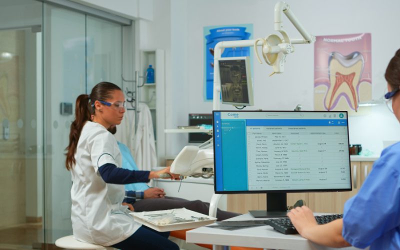 De ce tot mai multe cabinete stomatologice aleg un laborator dentar digital?